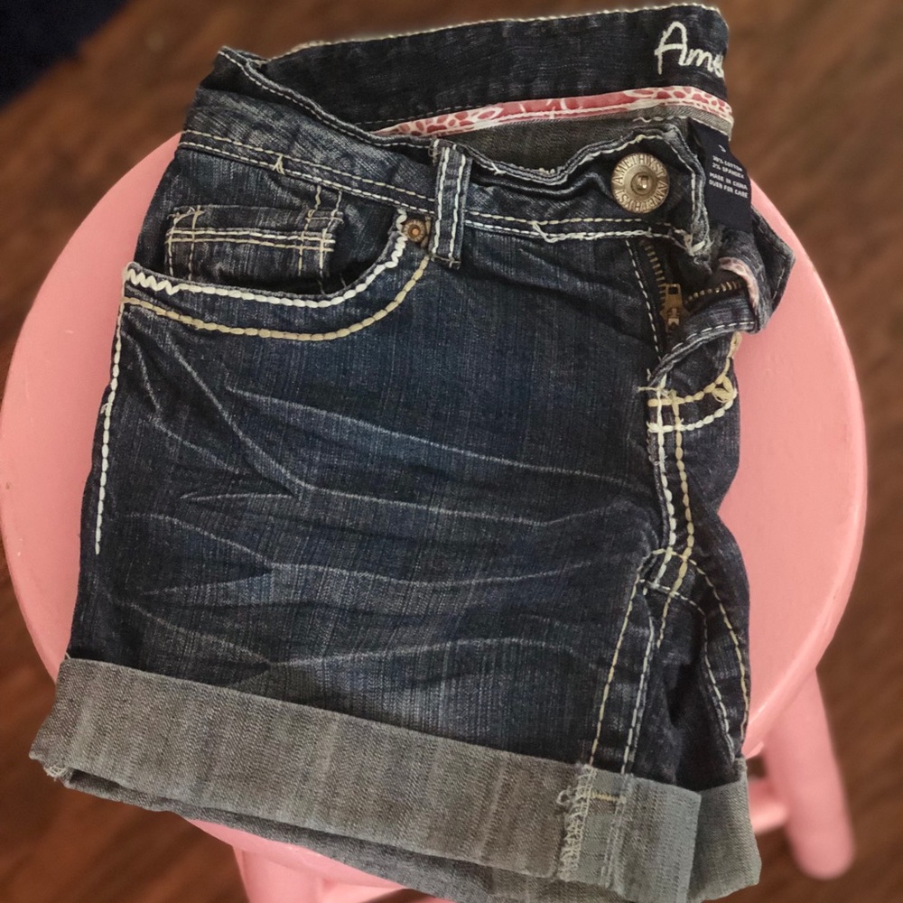 Women’s size 5 Amethyst Jean Shorts